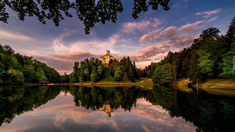 Zamek Trakoscan Nad Chorwackim Jeziorem