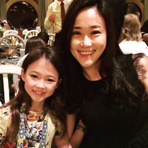 Ella Gross 加入 K Pop 女團！15 歲韓德混血「小 Jennie」長大了，成熟打扮你認得她嗎？