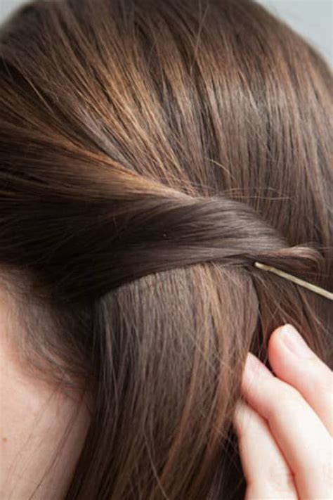 21 Bobby Pin Hairstyles You Can Do In Minutes Bobby Pin Hairstyles