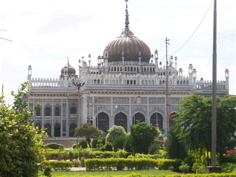 Chota Imambara Lucknow | Chota Imambara timings, history, images, best time