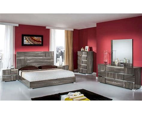 Contemporary Italian Bedroom Set in Grey Lacquer 44B108SET