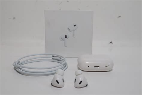 Apple MQD83AM/A AirPods Pro Generation 2 Noise-Cancelling Bluetooth ...