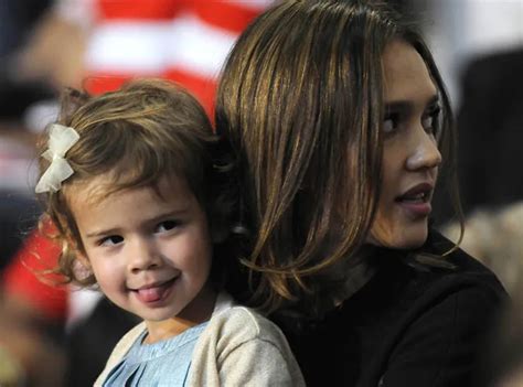 Mode Jessica Alba ne laisse pas Honor Marie choisir ses vêtements