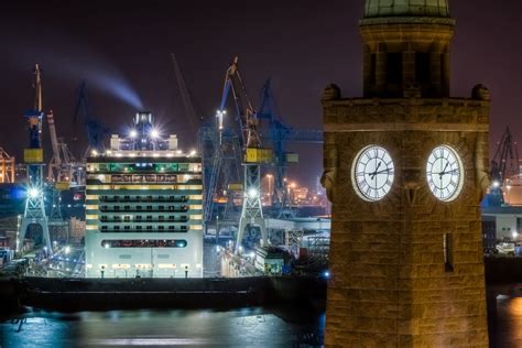 Lichterfahrt Hamburg Hamburger Hafen Bei Nacht