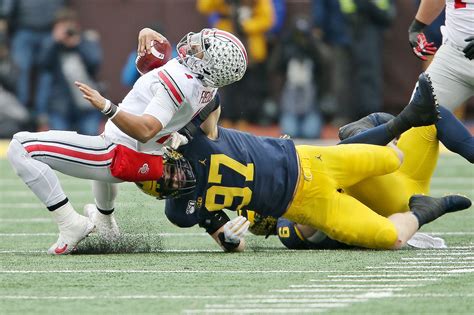 Michigan De Aidan Hutchinson Out Indefinitely With Fracture