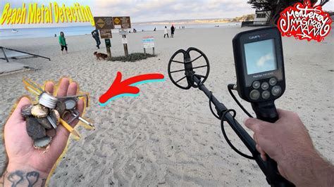 Beach Metal Detecting Realistic Af Youtube