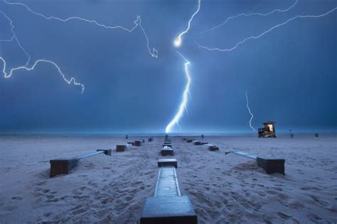 How To Make Glass With Sand And Lightning | Americanwarmoms.org