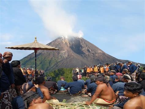 Mengenal Upacara Labuhan Di Yogyakarta Asal Usul Serta Maknanya