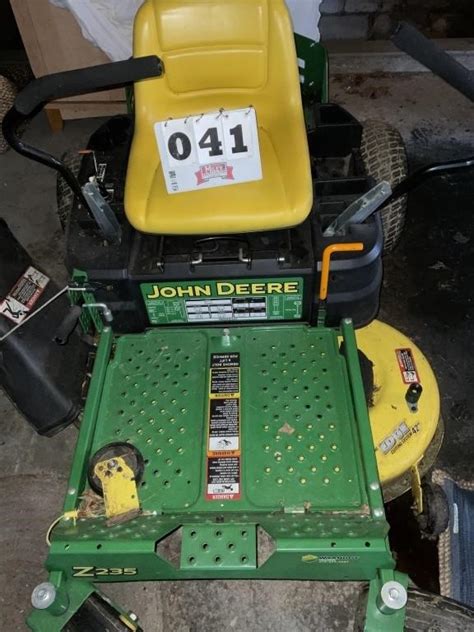 John Deere Z235 42 Inch Cut Zero Turn Mower Has Live And Online Auctions On