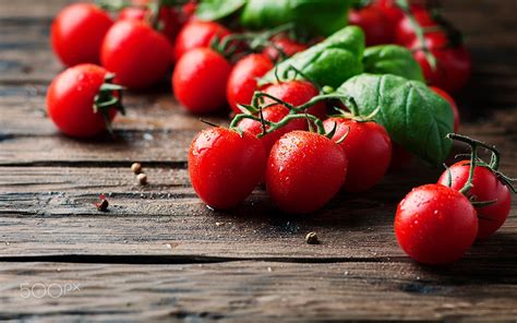 Verduras Tomates Gotas De Agua Tablero De Madera Fondos De Pantalla