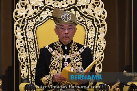 Yang Di Pertuan Agong Terima Darjah Kebesaran Perlis Portal Islam Dan