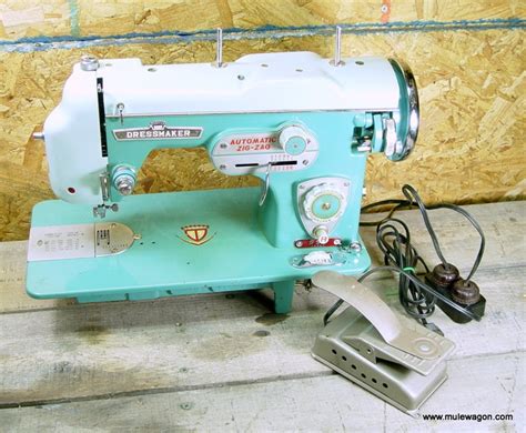 23 best Dressmaker sewing machine images on Pinterest | Dressmaker sewing machine, Antique ...