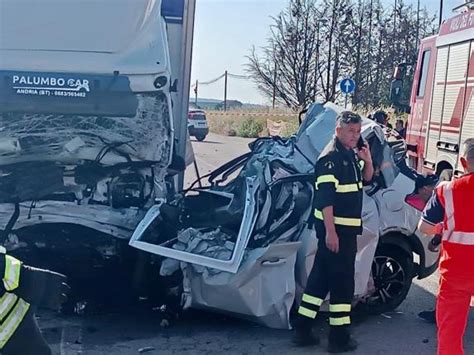 Incidente Frontale Tra Un Auto E Un Tir Tra Altamura E Santeramo Muore