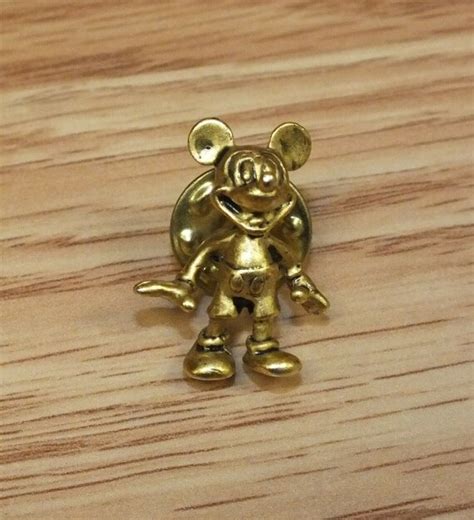 Rare Vintage Disney Stamped Gold Tone 3d Mickey Mouse Gem