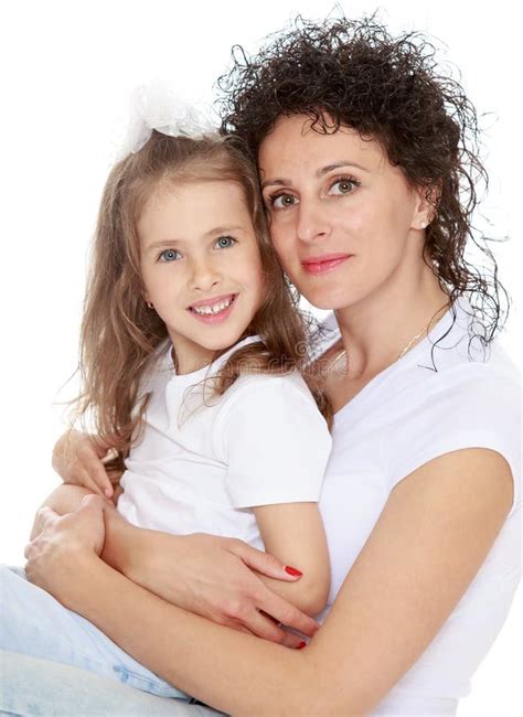 Abrazo De La Madre Y De La Hija Imagen De Archivo Imagen De Persona