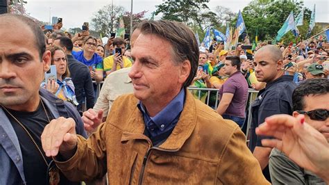 Bolsonaro pede mobilização para virar votos e defende armamento e pauta