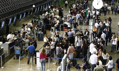 Aeroportos De Rio De S O Paulo Vivem Segundo Dia De Problemas Por Causa