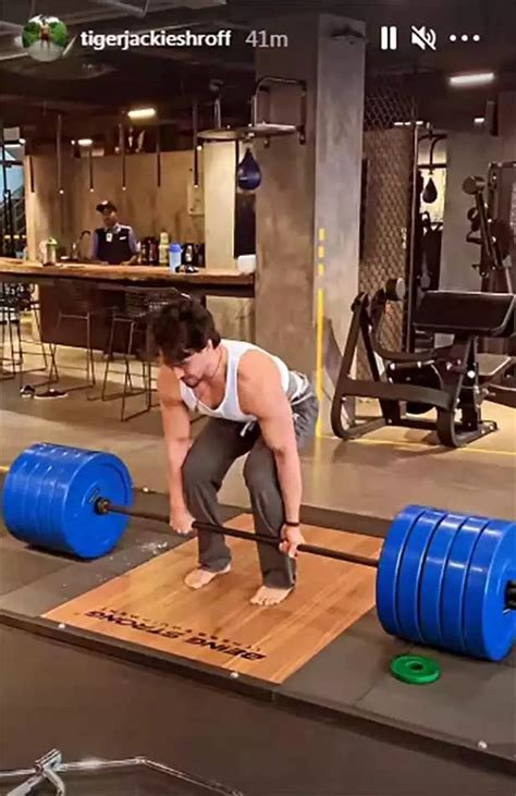 Birthday Special 8 Times Tiger Shroff Set Unreal Fitness Goals