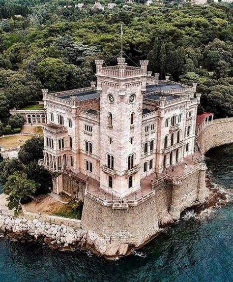 Castello di Miramare 🇮🇹 | Beautiful castles, European castles, Castle house