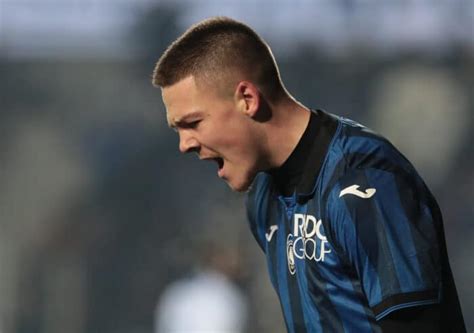 Atalanta S Emil Holm Rafael Toloi Suffer Injuries Ahead Of Roma Showdown