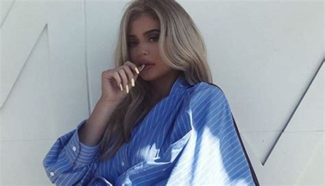 Kylie Jenner Pregnant Announcement Imminent In Gender Reveal Shoot Metro News