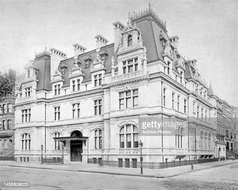 A view of the John Jacob Astor house at 850 Fifth Avenue designed by... News Photo - Getty Images