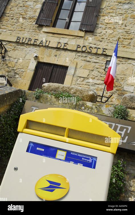 Outside The Post Office Hi Res Stock Photography And Images Alamy