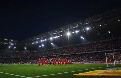 VfL Bochum Bei Gegner SC Freiburg Gelbe und Rote Karten für Raucher