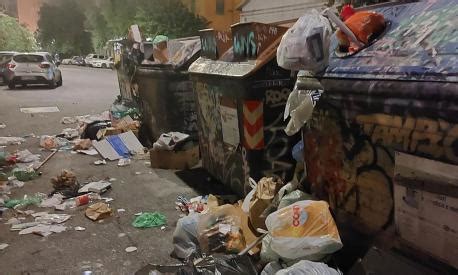 Le Foto Dell Emergenza Rifiuti A Roma Inviate Dai Lettori Del Corriere