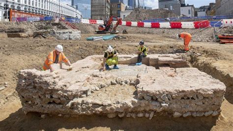 Southwark Rare Roman Mausoleum Unearthed In London Bbc News