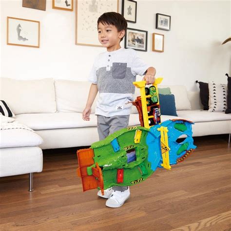 Hot Wheels Monster Trucks Torneo De Titanes Circuito Destructor HGV Mattel TIENDAS SORIANO