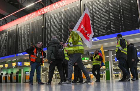 Warnstreik Legt Betrieb An Sieben Flugh Fen Lahm