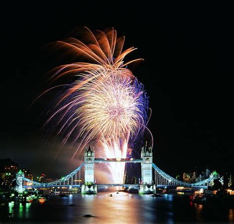 Fantastic Fireworks at Tower Bridge | Fireworks photo, Fireworks, Tower bridge