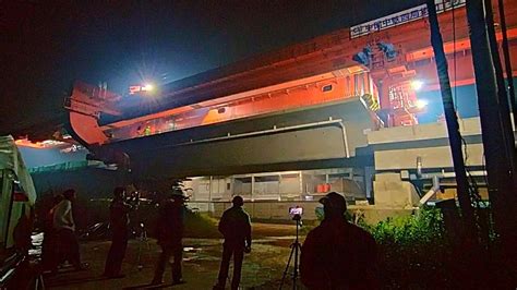 Pemasangan Box Girder Terakhir Ke Stasiun Tegalluar Kereta Cepat