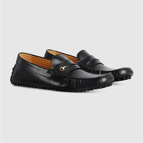 Mocasín con medio Horsebit para hombre en piel negra GUCCI LU