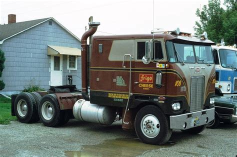 Motart Peterbilt Cabover