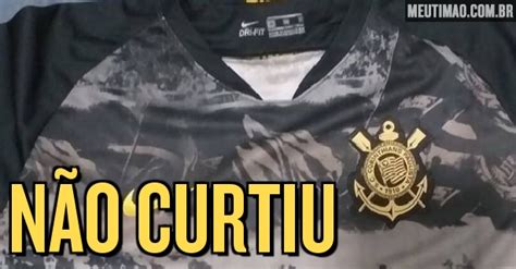 Torcida do Corinthians desaprova possível nova terceira camisa veja