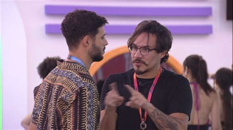 Douglas Silva é O Primeiro Líder Do Bbb 22 E Rodrigo é O Primeiro Anjo