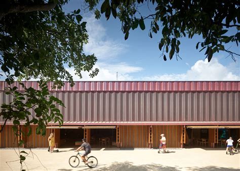 Kirk Architects Uses Glulam Timber To Build A Turtle Centre In Queensland