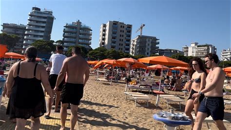 Lignano Sabbiadoro Walking Tour Spiaggia Strada Italy Summer