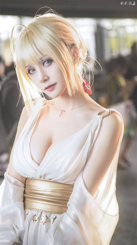 Stunning Saber Cosplay