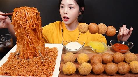 Sub파삭쫀득 Bhc 치즈볼 뿌링치즈볼에 불닭볶음면 먹방 꿀조합 리얼사운드 Cheeseballs And Buldak