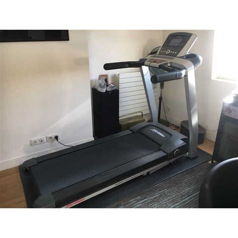 Tapis De Course F3 Pliable Avec Console Life Fitness