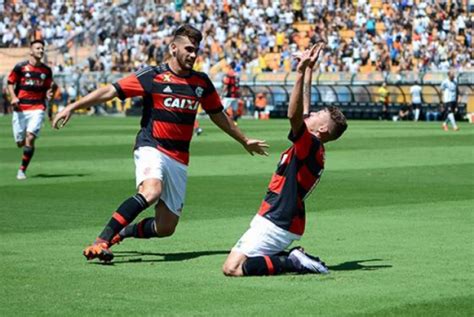 Flamengo e Corinthians dominam lista de revelações da Copa São Paulo