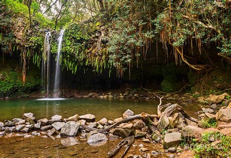 Twin Falls The Beautiful And Magical Falls Along The Road To Hana In