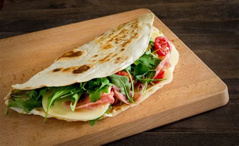 Piadina Romagnola Un Piatto Gustoso E Antico