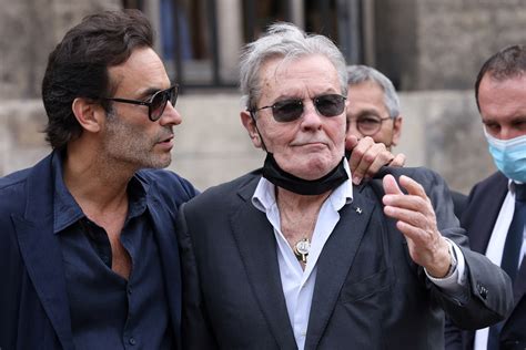 Affaire Alain Delon état de santé origine de la dispute héritage