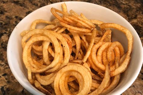 How To Make Curly Fries Using A Spiralizer