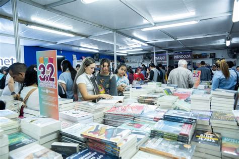 Éxito rotundo reportan desde la feria del libro de Medellín Radio