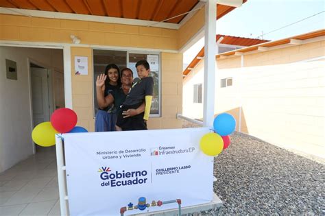 80 Familias De Shushufindi Hoy Tienen Casa Propia El Presidente